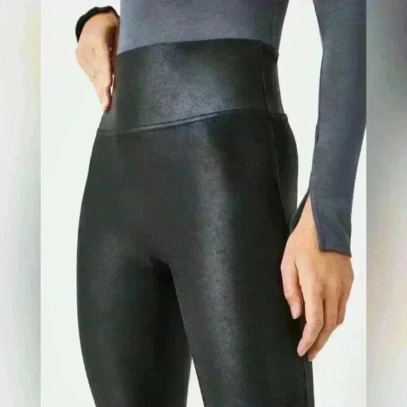 Women’s SPANX faux leather black leggings- Size Medium - Picture 4 of 8